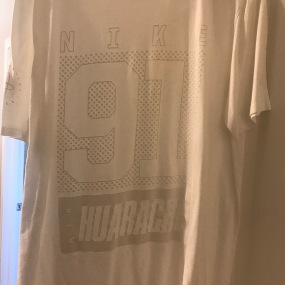 Short sleeve white Nike shirt - Picture 1 of 2